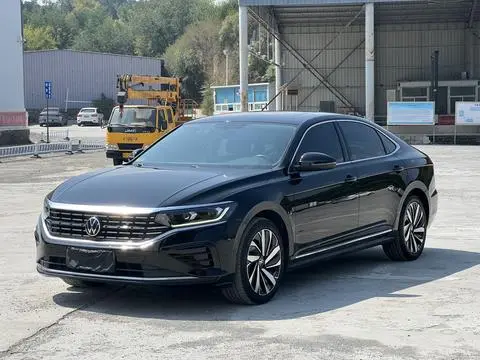 Volkswagen Passat 2022 — фото 1