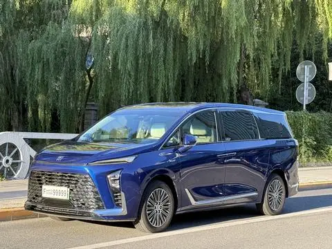 Buick GL8 PHEV 2024