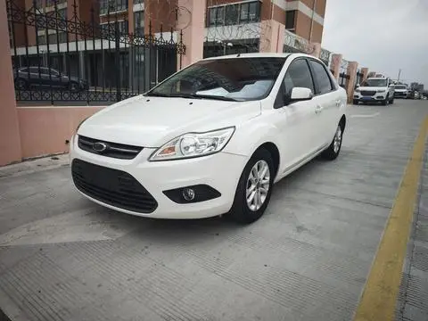 Ford Focus 2013 — фото 1