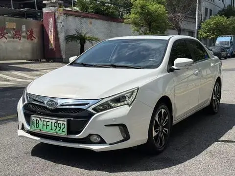 BYD 秦DM 2015