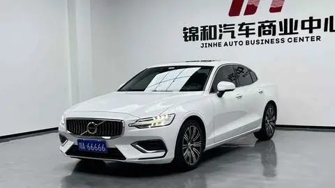 Volvo S60 2022