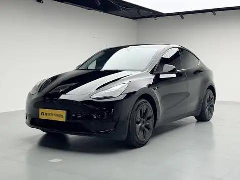 Tesla Model Y 2024 — фото 1