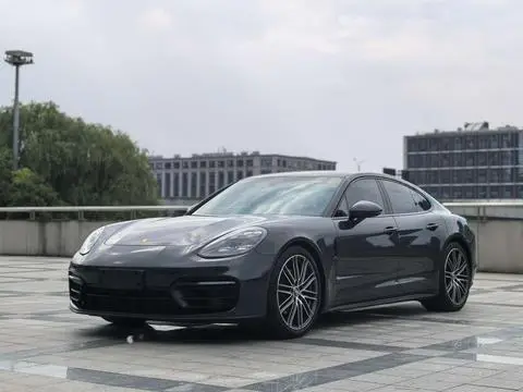 Porsche Panamera 2021