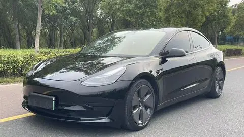 Tesla Model 3 2021 — фото 1