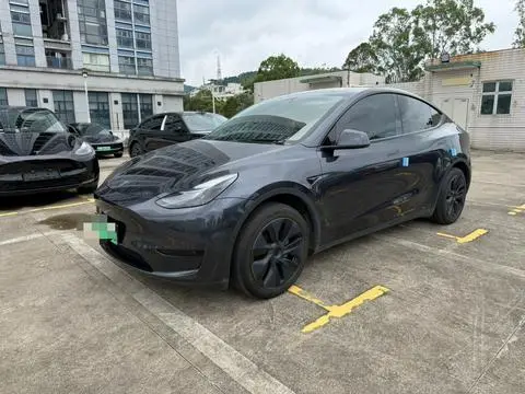 Tesla Model Y 2024 — фото 1