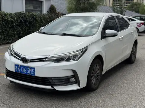 Toyota Corolla 2018 — фото 1