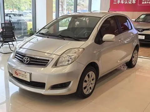 Toyota 雅力士 2011