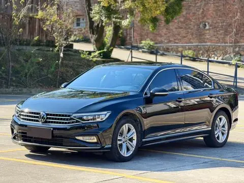 Volkswagen Magotan 2025