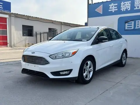Ford Focus 2015 — фото 1