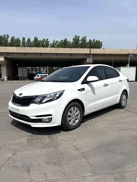 Kia K2 2015 — фото 1