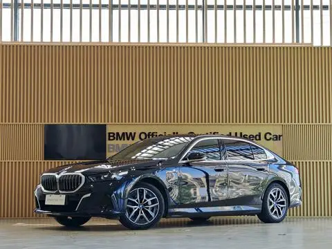 BMW i5 2025