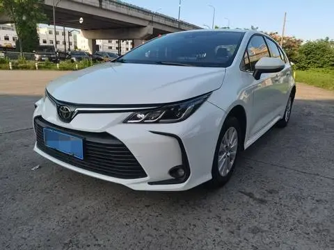 Toyota Corolla 2023 — фото 1