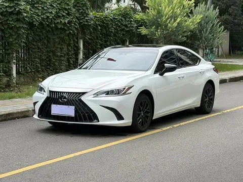 Lexus ES 2022 — фото 1