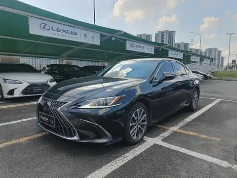 Lexus ES 2022