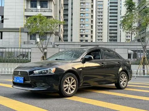 Mitsubishi 翼神 2013