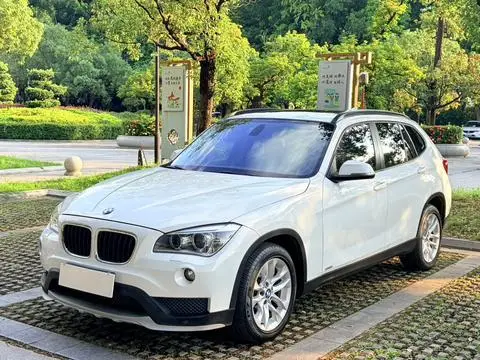 BMW X1 2015 — фото 1