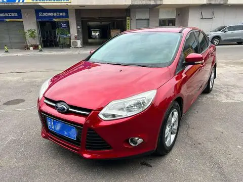 Ford Focus 2012 — фото 1