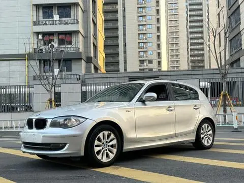 BMW 1 Series 2010 — фото 1