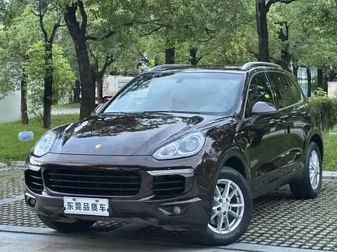 Porsche Cayenne 2015 — фото 1