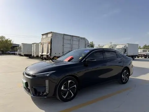 Geely L6 2024