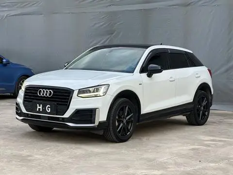 Audi Q2L 2020