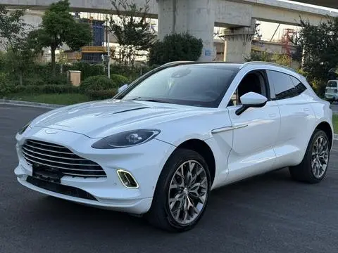 Aston Martin DBX 2021