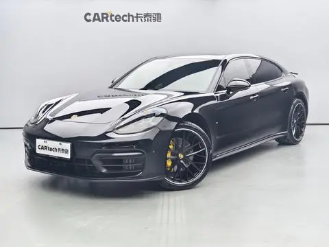 Porsche Panamera 2021