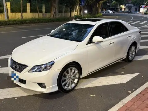 Toyota Reiz 2010