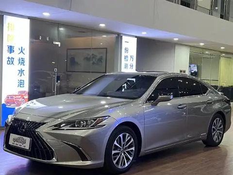 Lexus ES 2021