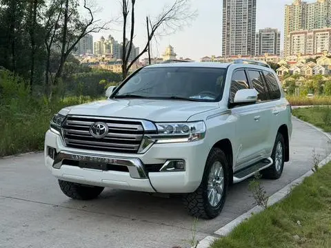 Toyota Land Cruiser 2019 — фото 1