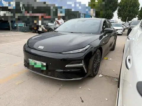 Geely 星耀8 PHEV 2025