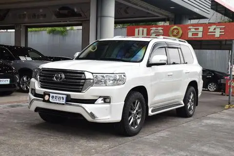 Toyota Land Cruiser 2016 — фото 1