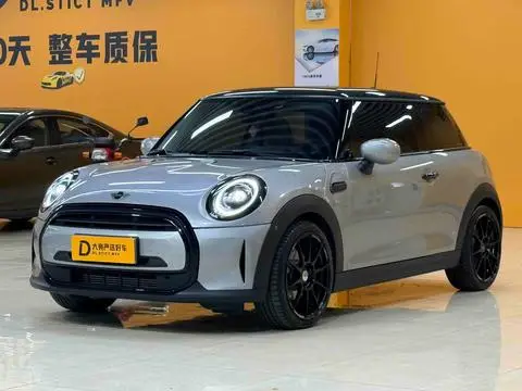 MINI MINI 2023