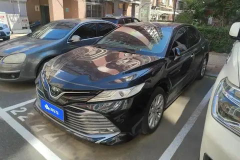 Toyota Camry 2019 — фото 1
