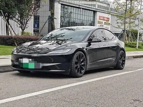 Tesla Model 3 2023 — фото 1