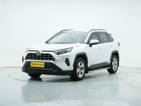 Toyota RAV4 2024 — фото 1