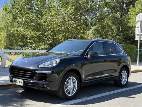 Porsche Cayenne 2016 — фото 1