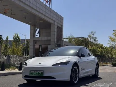 Tesla Model 3 2023