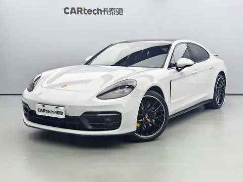 Porsche Panamera 2021