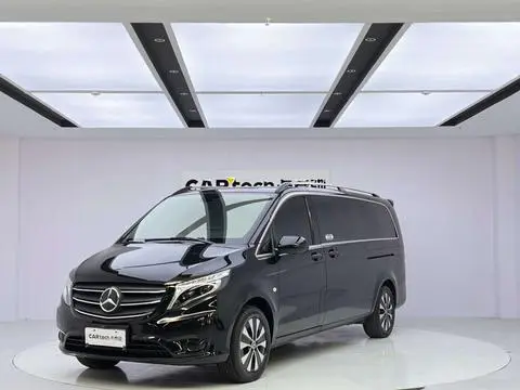 Mercedes-Benz 威霆 2023