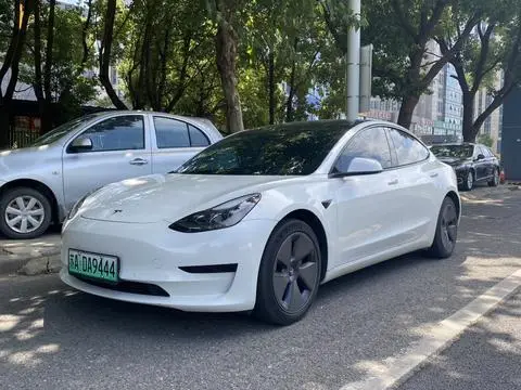 Tesla Model 3 2022 — фото 1