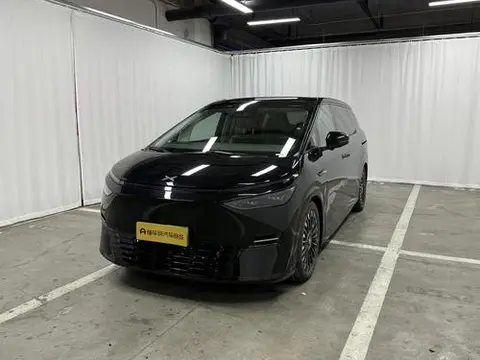 XPeng 小鹏X9 2025