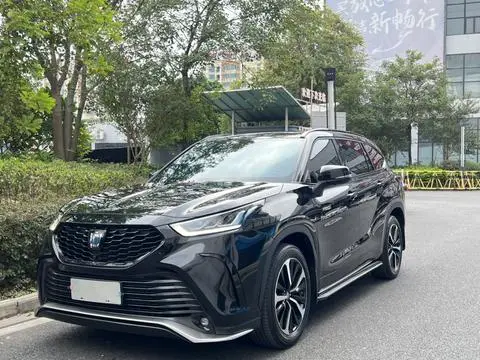 Toyota Crown Kluger 2023