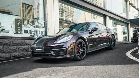 Porsche Panamera 2021 — фото 1
