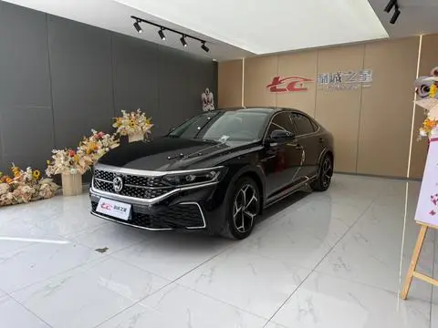 Volkswagen Passat 2024