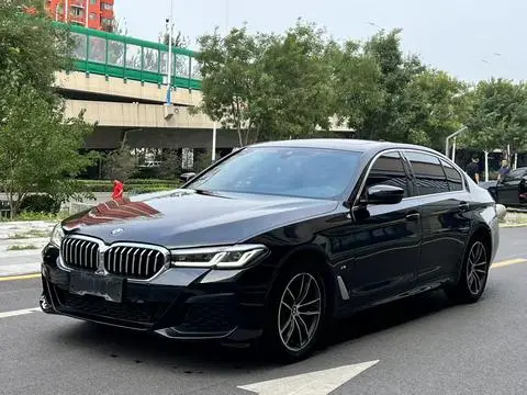 BMW 5 Series 2022 — фото 1