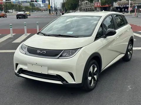 BYD Dolphin 2025