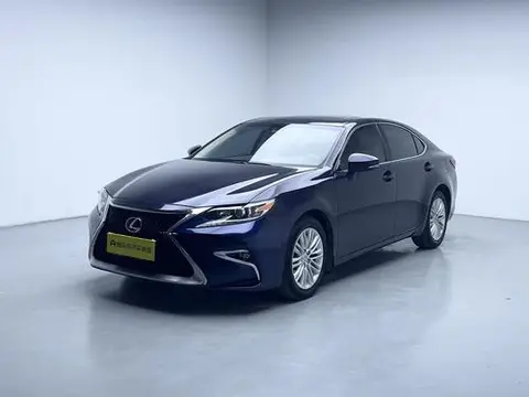 Lexus ES 2015 — фото 1