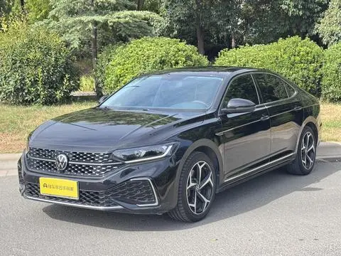 Volkswagen Passat 2023