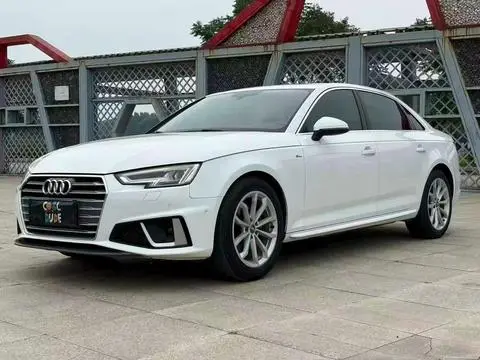 Audi A4L 2019 — фото 1